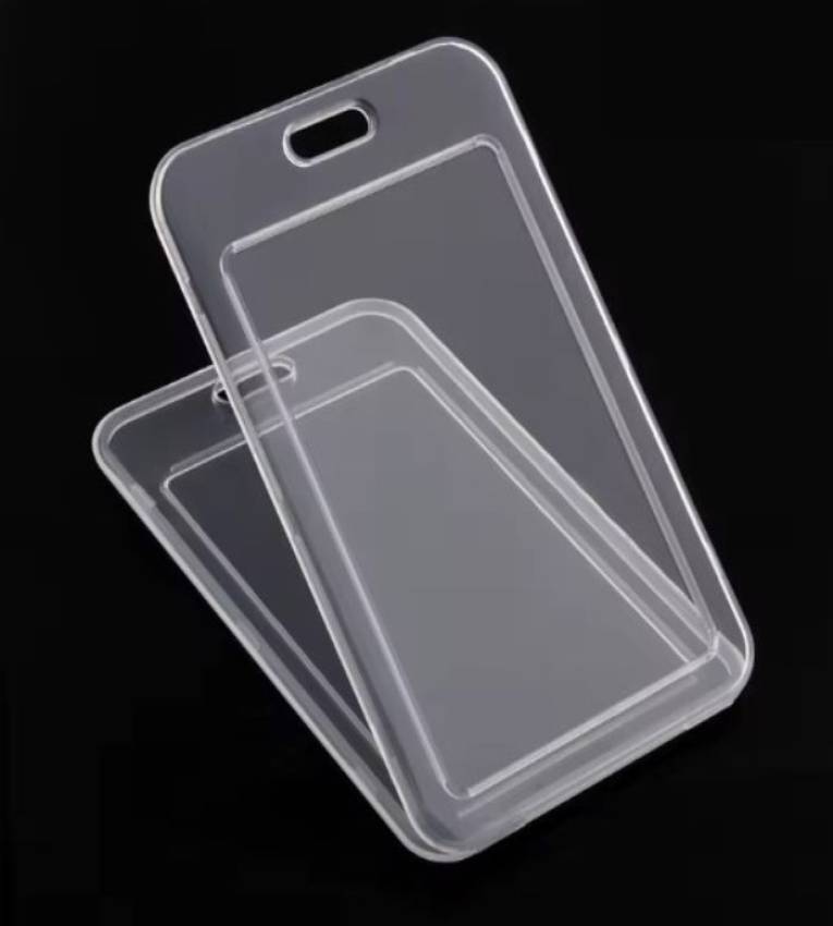 Porte-badge transparent en  plastique, idéal pour protéger vos cartes professionnelles et d'identification.